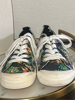 Rocket Dog jazzin tropical botanical sneakers 8.5